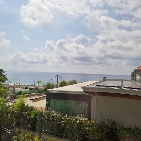 Una Citta Sul Mare 36bis 萨沃纳